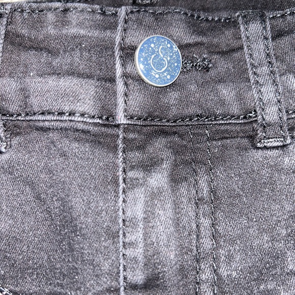 ⭐️NWOT 3 Pommes Black Denim Jean distressed Splattered Shorts with Pink Patch - Picture 4 of 7